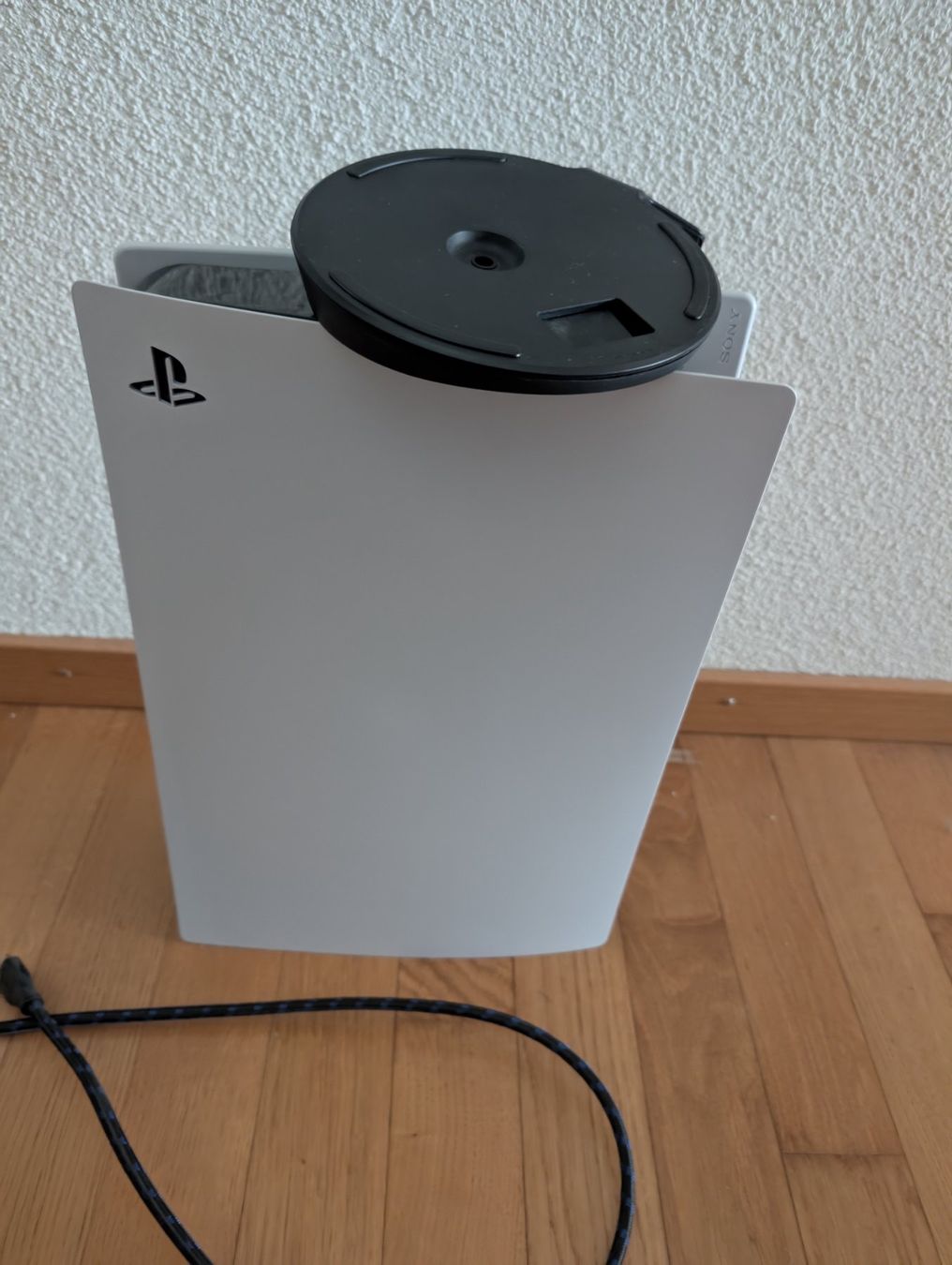 Sony Console: Ps5 disk + Controller neuwertig – Usato da Zug venduto da Nick.Egeter