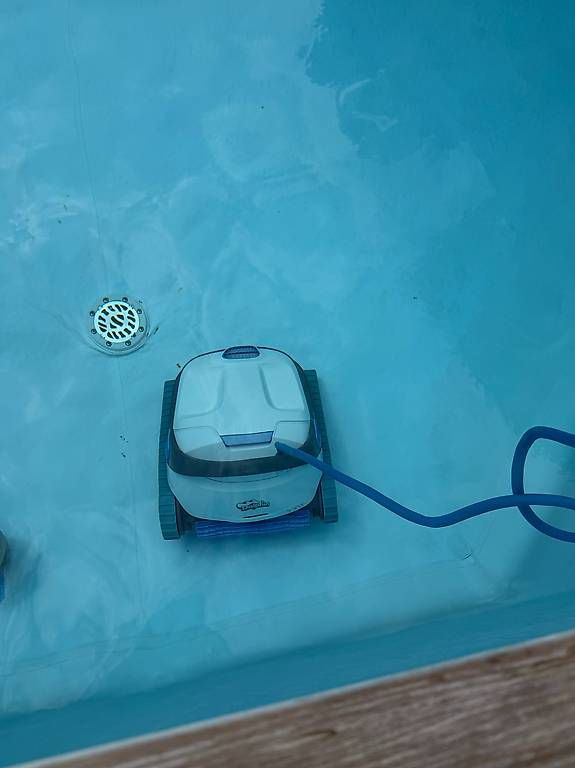 Dolphin Accessoires de piscine: Poolroboter Dolphin S 300i – D'occasion à Nussbaumen TG par Hoppsla 1