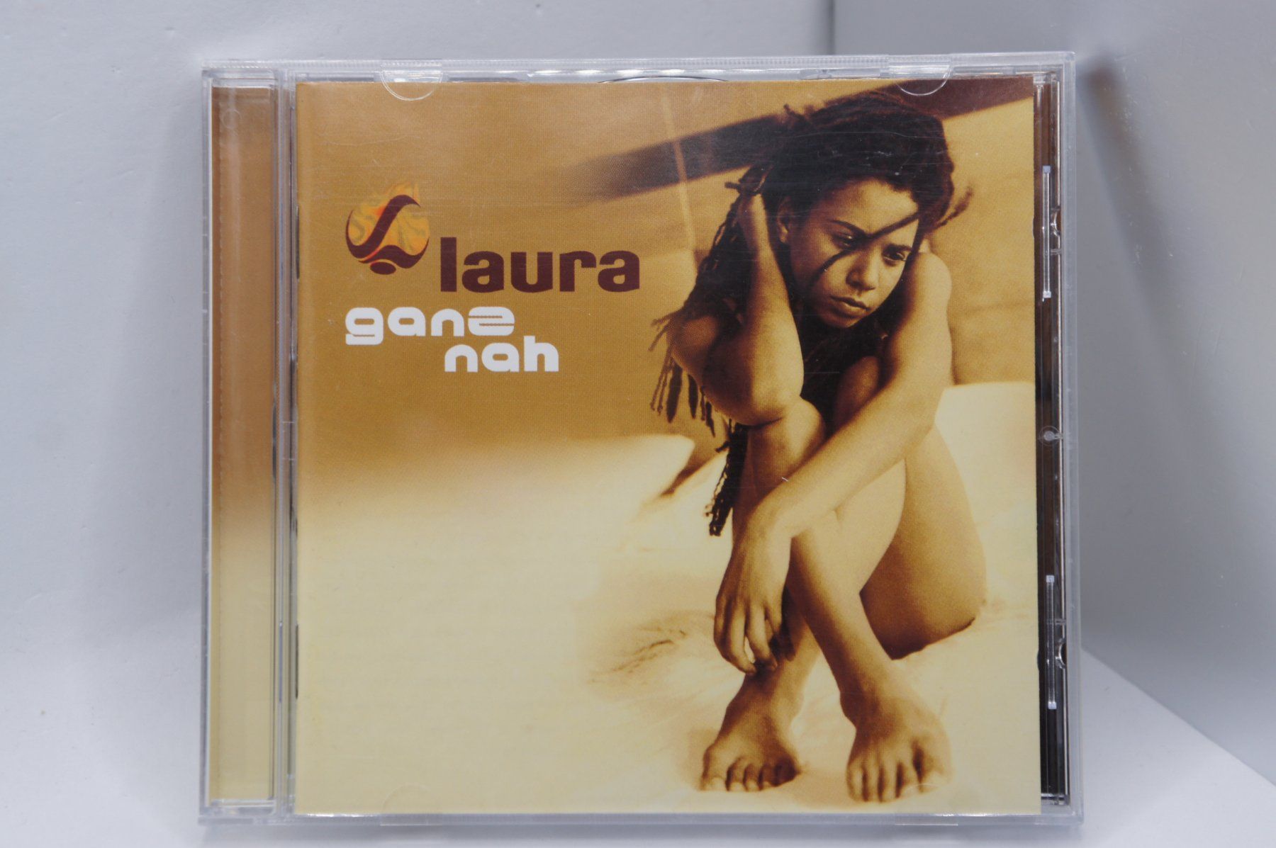 CD: CD Laura – Ganz Nah – Usato da Ernetschwil venduto da luisvonerni