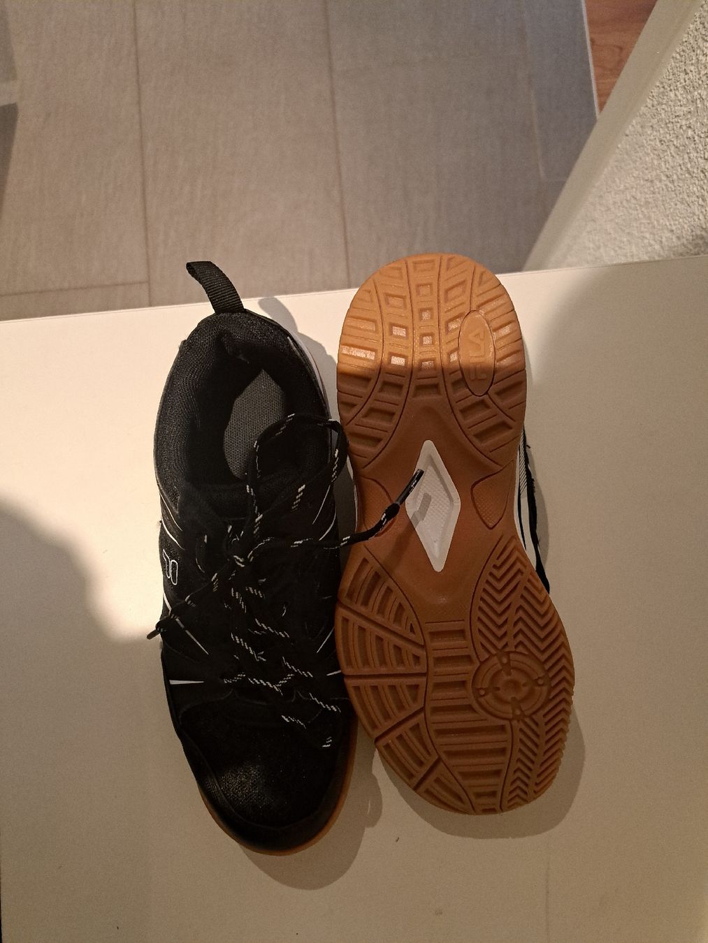 Scarpe da uomo: Hallenschuh Gr. 37 – Usato da Nürensdorf venduto da Janinejuli 1