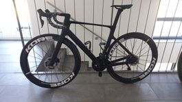 Carbon-Rennrad, Shimano 105 Di2, Gr. M/54, Räder Carbon 50mm