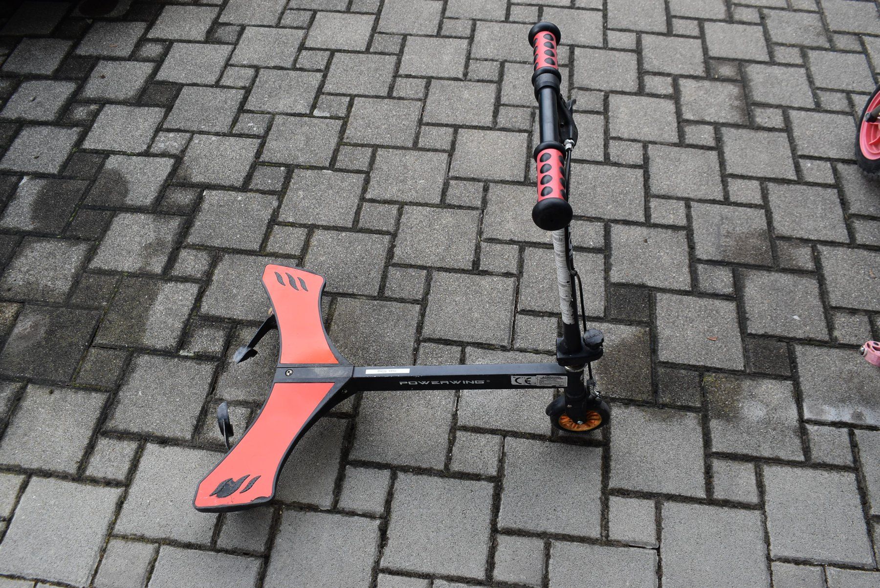 Kickboard: Razor Powerwing ab 1Fr – Usato da Schönenberg TG venduto da Scania10