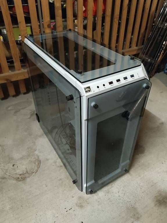 Thermaltake Custodie: Thermaltake Gaming tower 71Tg Snow Edition – Usato da Dulliken venduto da jev_v2cz