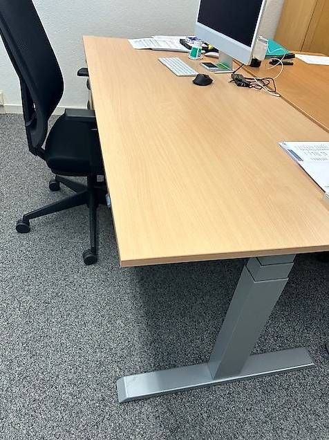 Scrivanie: Rechteckiger Bürotisch – Usato da Gerlafingen venduto da OfficePH