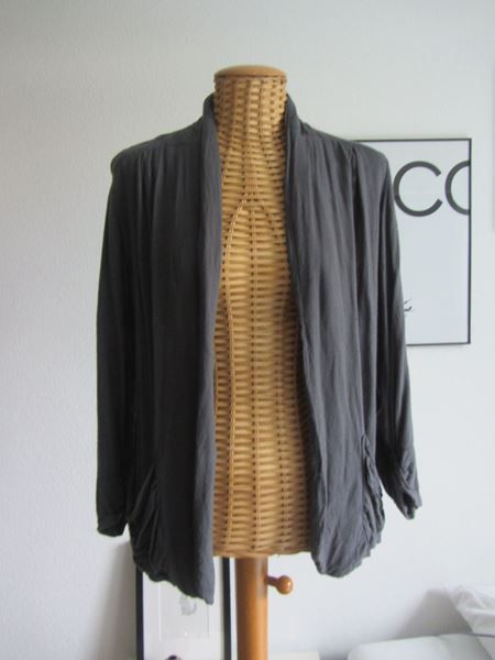 New Look Giacche: NEW LOOK - Jäckchen grau soft 36 – Usato da Zürich venduto da Diazaio