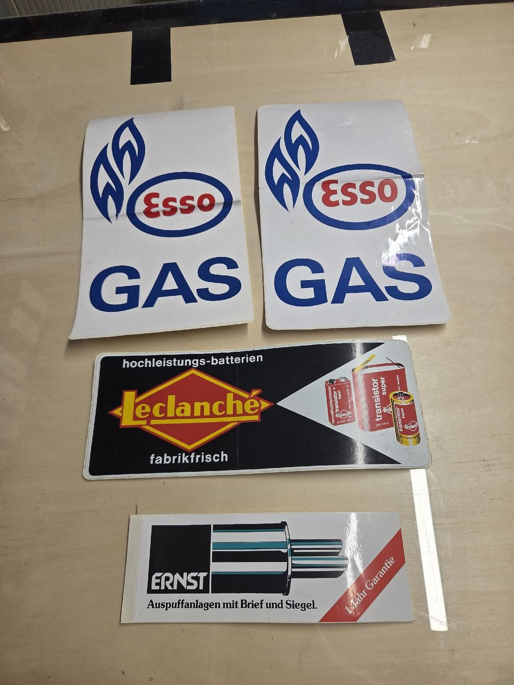 Sticker: Gas & Batterien Aufkleber  – Usato da Wetzikon ZH venduto da AmacherM