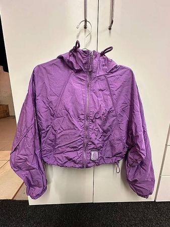 Übergangs/Regenjacke in Violett grösse S