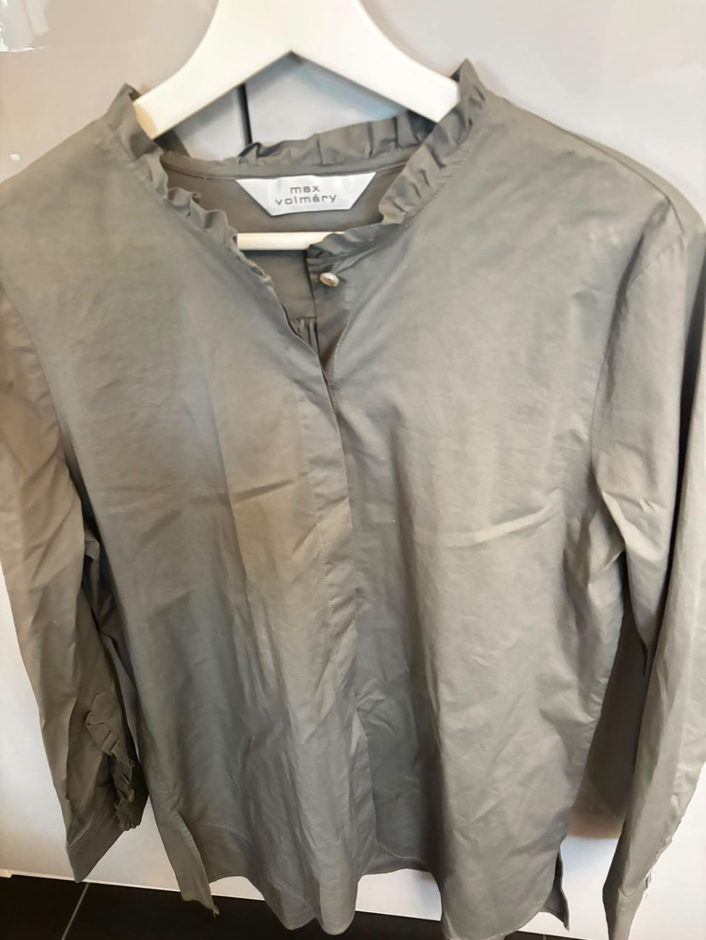 Camicette: Bluse, khaki, Woman – Usato da Eglisau venduto da Marc_J.