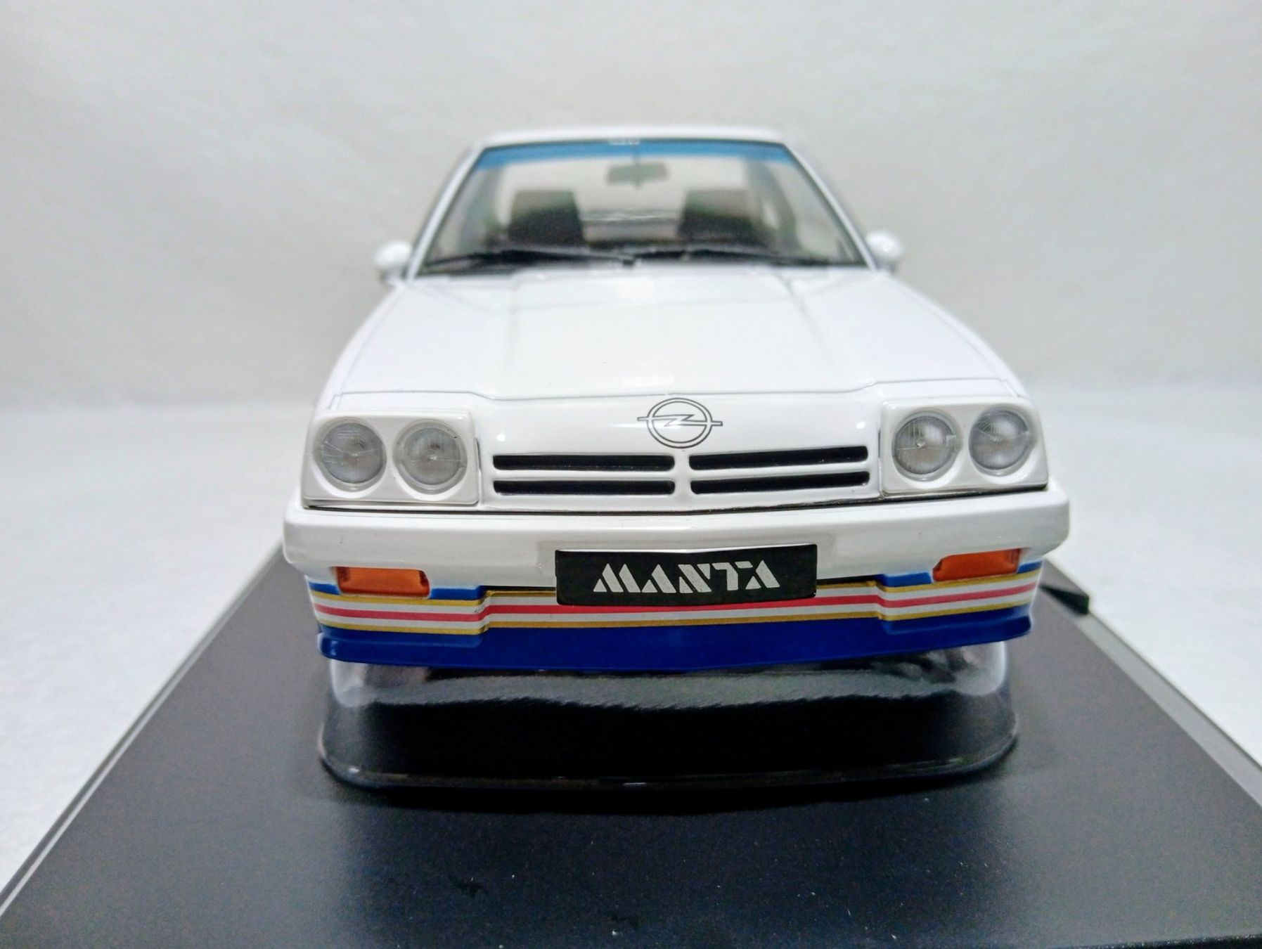 Opel Voitures modèles: Opel Manta i 2000 – Neuf (Voir description) à Huttwil par Secondtrain 3