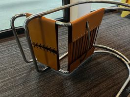 MR 20 - DER ARMLEHNSTUHL VON  LUDWIG MIES VAN DER ROHE