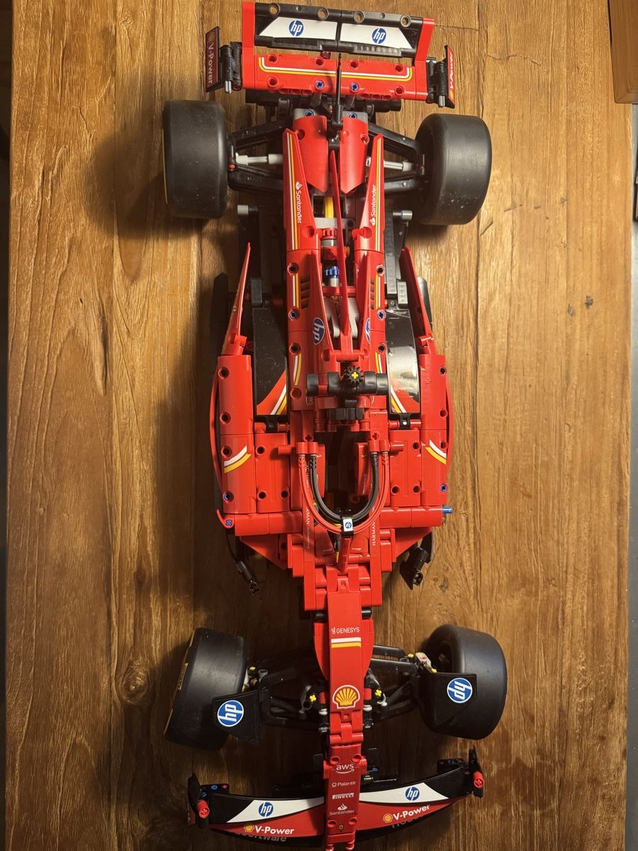 Lego Kit di costruzioni: LEGO Ferrari 42207 – Usato da Uttwil venduto da Jan__94