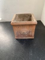 Schöner Terracotta Blumentopf