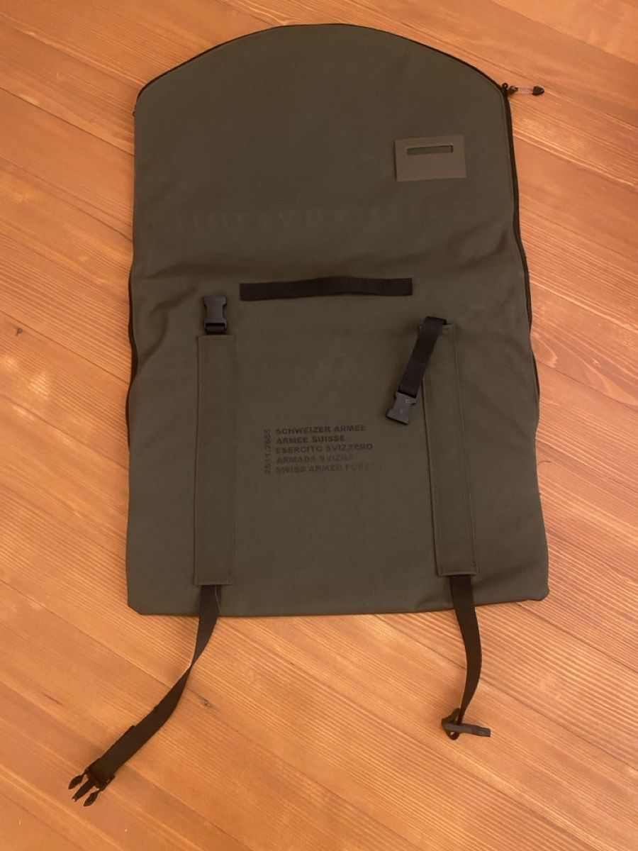 Schweizer Armee Borse: Schweizer Armee Kleidersack / Anzugtasche – Nuovo (secondo la descrizione) da Ufhusen venduto da ASchmid27