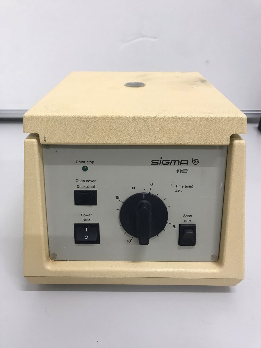 Pompe & Parti di ricambio: Sigma 112,  Mini Centrifuge – Usato da Ecublens VD venduto da Netfinity 4