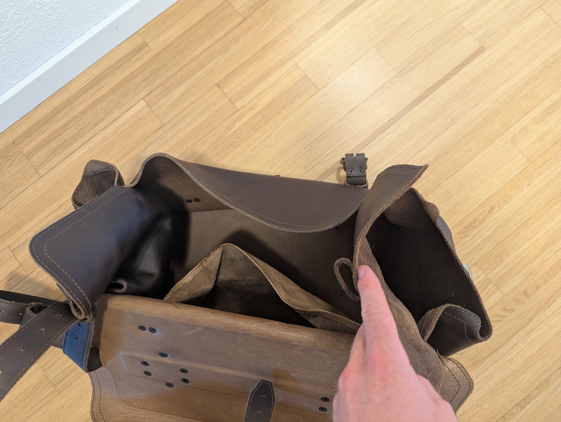 Taschen: Saddleback Leather Side Pocket Leather Duffle Bag – Gebraucht aus Männedorf von kar_g9nl 5