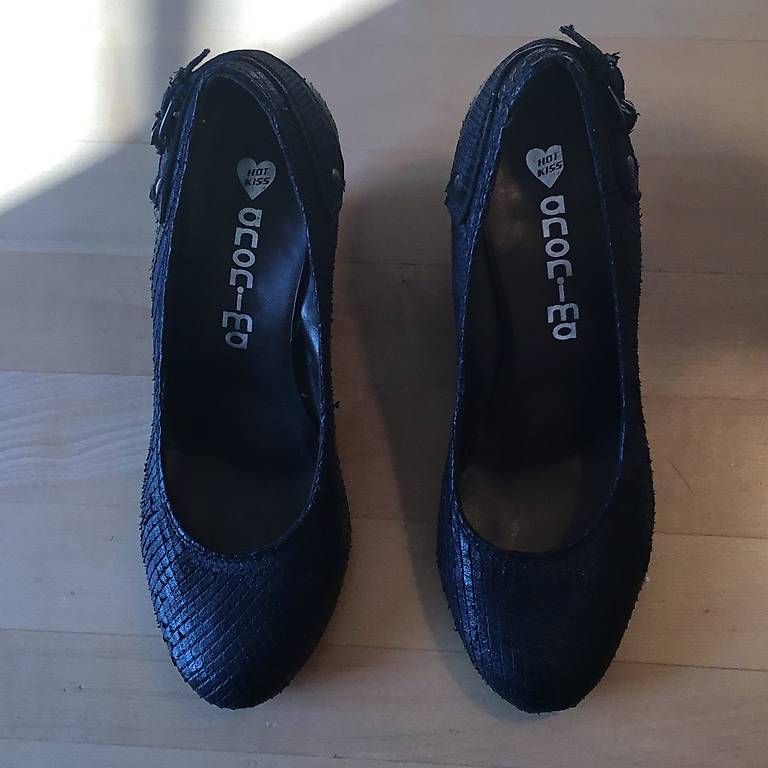 Damenschuhe: Schwarze Pumps Grösse 40 mit Keilabsatz – Gebraucht aus Basel von petrovna4 3