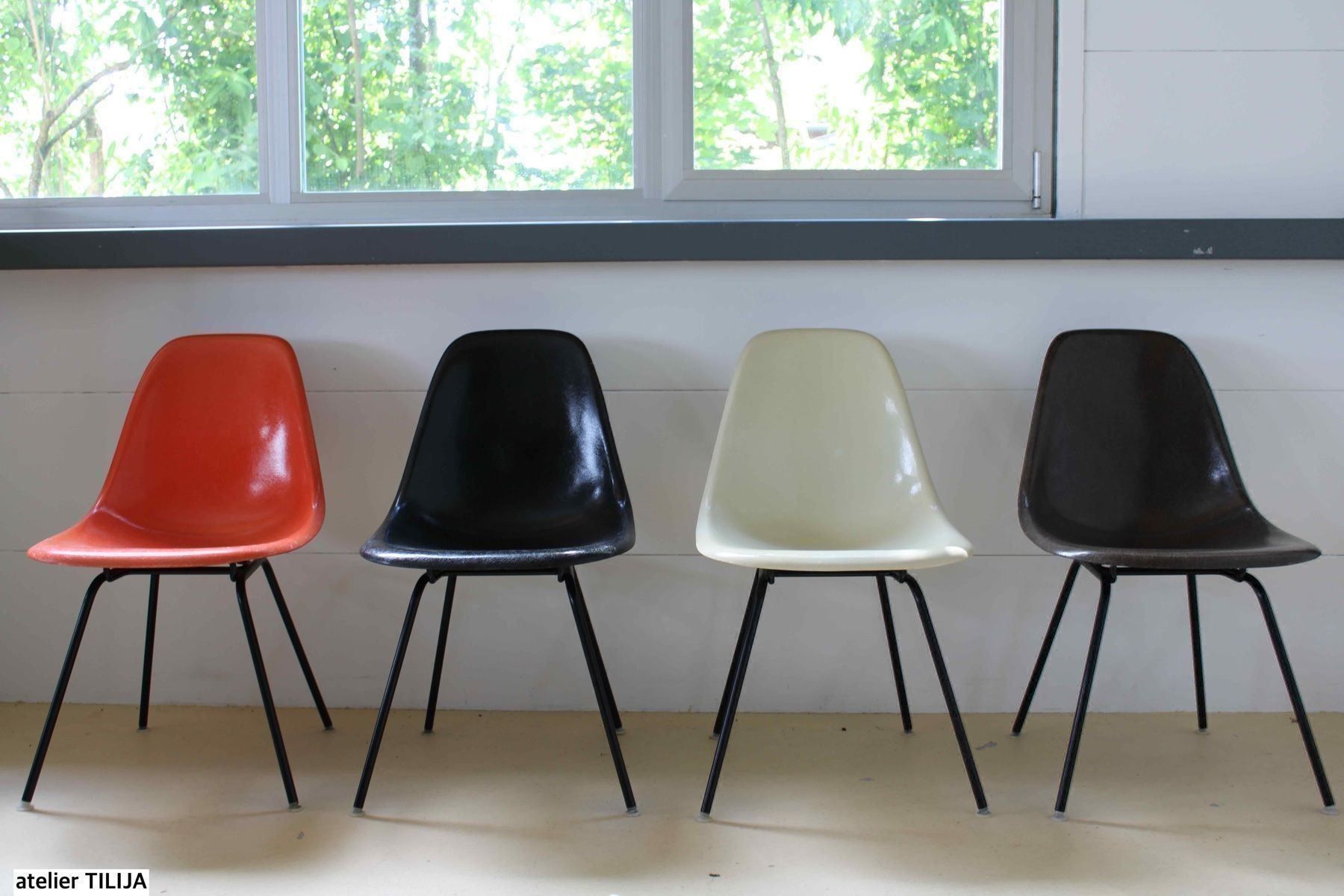 Eames Sedie: Eames Stühle von Hermann Miller im Set – Usato da Meinisberg venduto da atelier_TILIJA