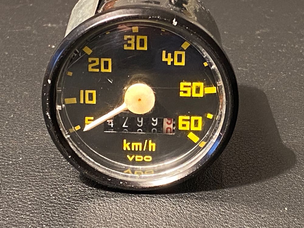 Qiilu Compteurs de vitesse, LCD Compteur De Vitesse Tachymètre Tachymètre Rétro-Éclairage Coloré