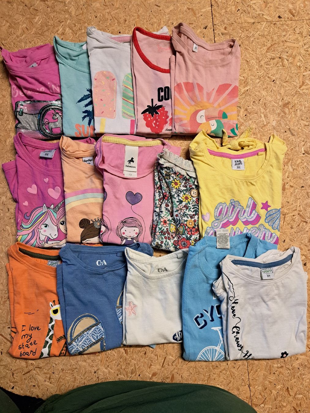 Lotti & Set di vestiti: Grosses Kleiderpaket Mädchen Gr.104 – Usato da Basadingen venduto da Perlenfee_Schweiz 4