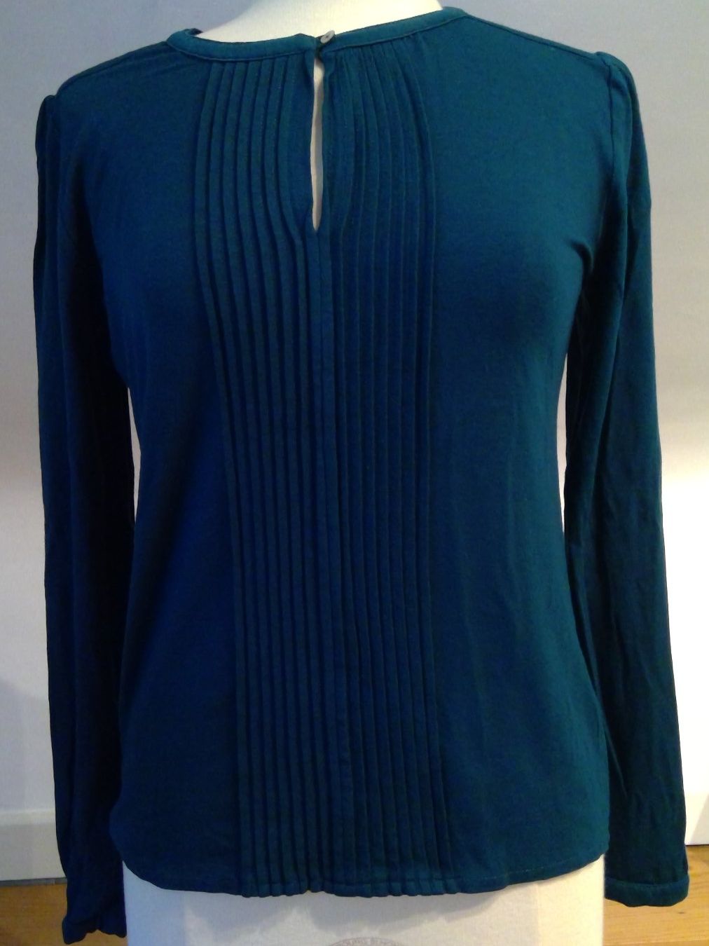 T-shirt: Damen Langarmshirt – Usato da Basel venduto da Merlin97