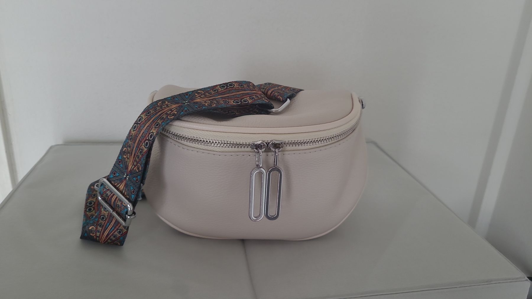 Borse da donna: Tasche Umhängetasche beige – Usato da Birr venduto da SonjaB84