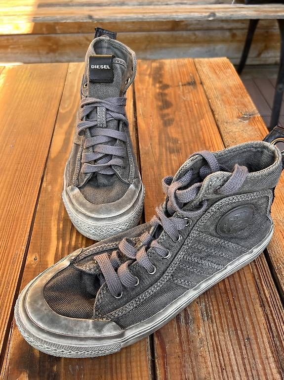 Scarpe da donna: Diesel Sneaker 38 – Usato da Ettiswil venduto da Devitas 1