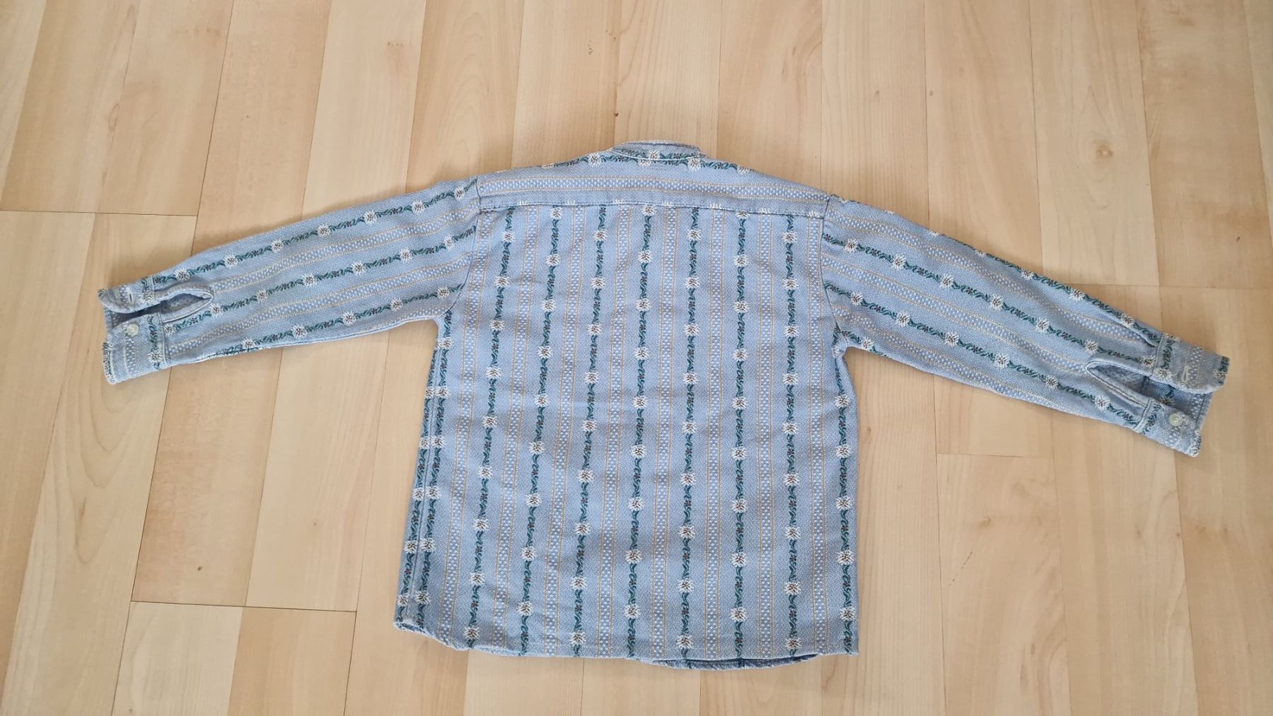 Camicie, T-shirt & Polo: Edelweisshemd gr 104 – Usato da Winterthur venduto da Mmondeo 2