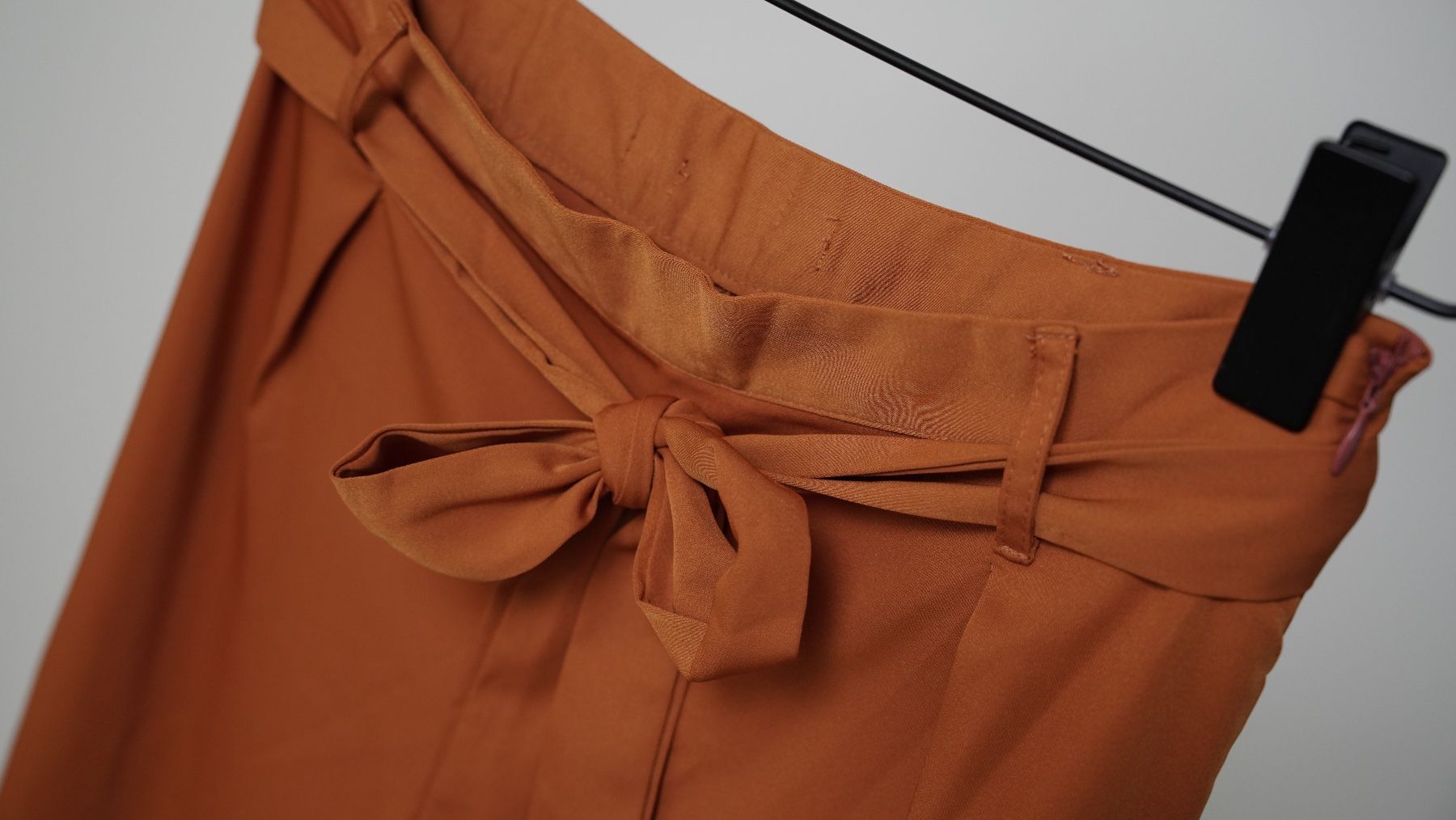 Jacquemus Hosen: Jacquemus Hose Wideleg Orange – Gebraucht aus Zürich von julia_zueri 2