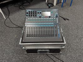 Allen & Heath Qu-16 Mischpult mit Case