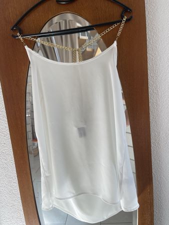 Damen Top weiss mit Goldkette 