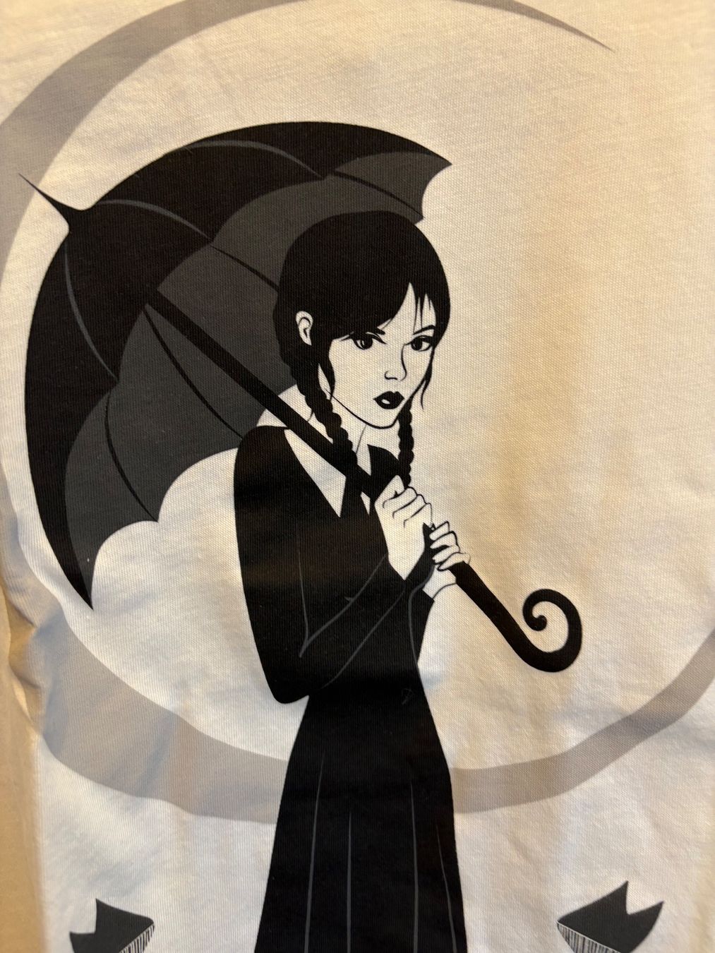 H&M Camicette, T-shirt & Top: 🖤 T-shirt Wednesday Addams H&M – Taille 170 – Usato da Lausanne venduto da ine_6c2m 1