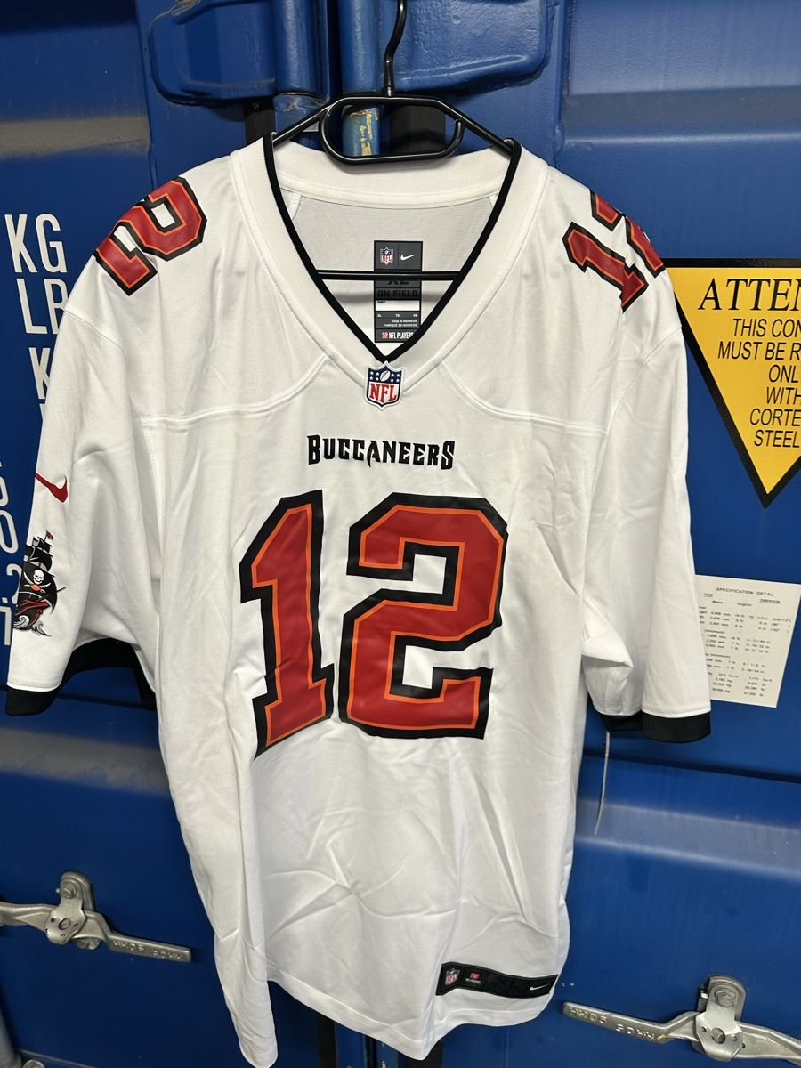 NFL Maillots de corps & Pantalons: Maillot Tom Brady – D'occasion à Grancy par arn_lmj6