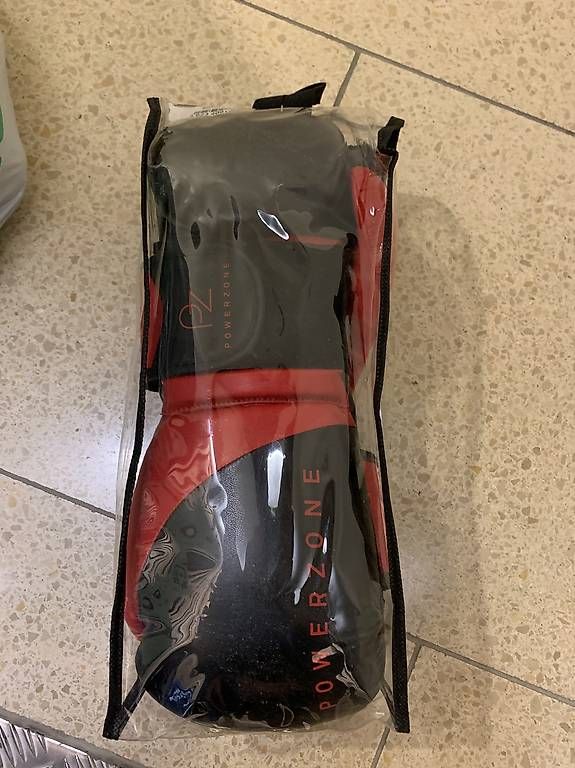 Guanti & manicotti: Gants de boxe - 8oz - Powerzone – Usato da Lausanne venduto da StephSou 2