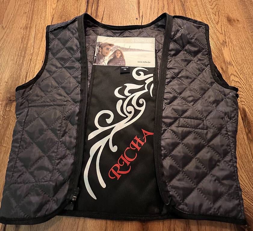 Giacche: Richa Motorradjacke Damen Grösse 36 – Usato da Geroldswil venduto da Nadine_Bosshard 3