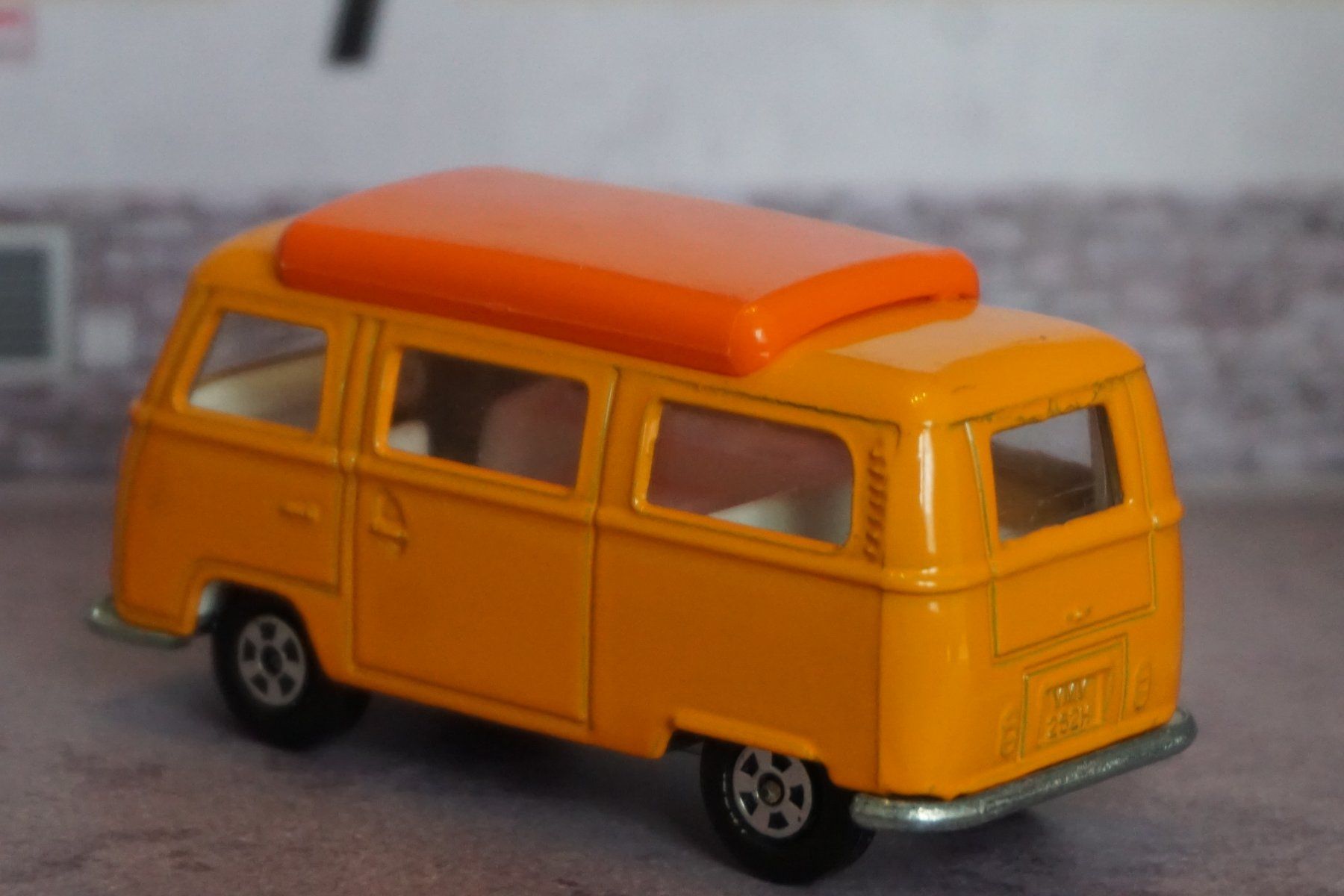 Matchbox Modellautos: Matchbox VW Bus T2 Champer COOL ALT !!!!!!!!!!!!!!!!!!! – Gebraucht aus Reiden von Doppeldecker69 1