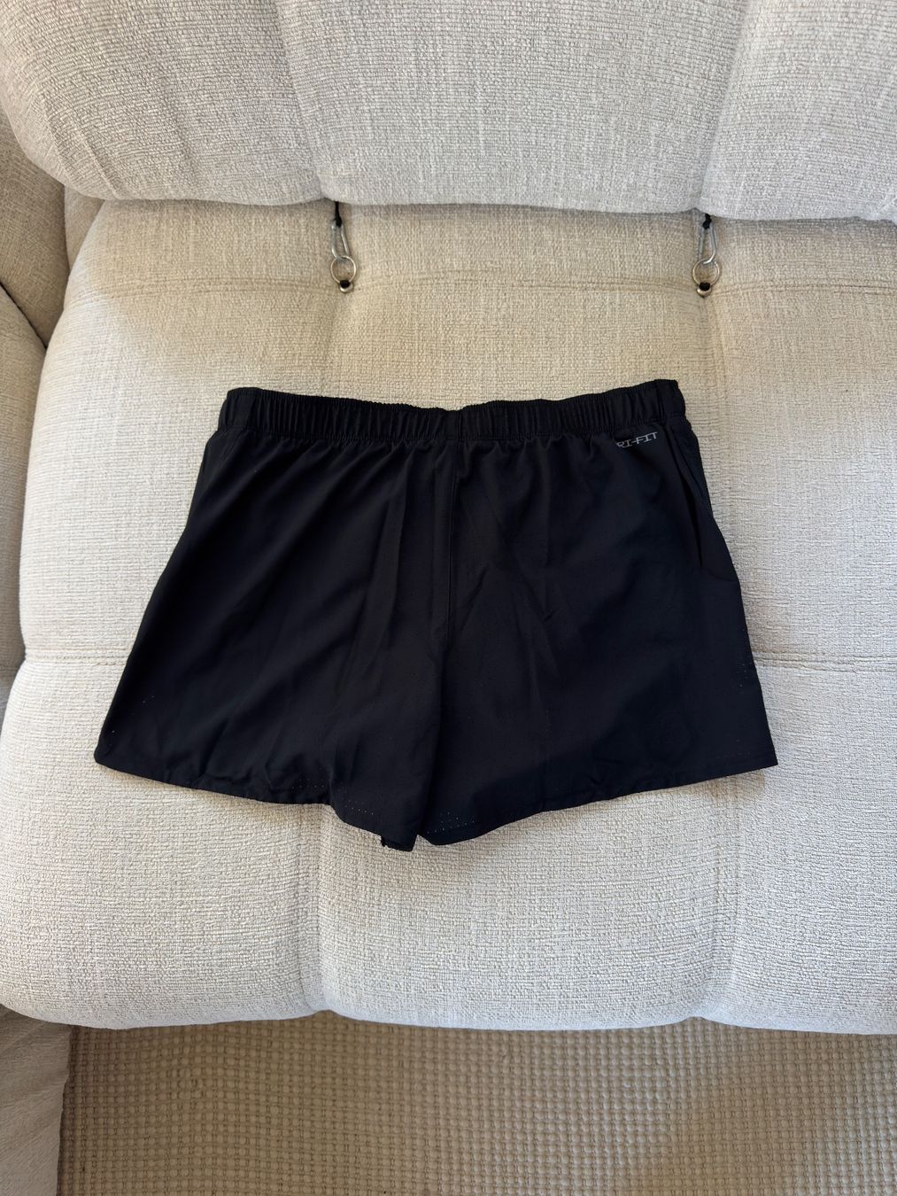 Nike Pantaloni: Nike | Shorts | Running – Nuovo (secondo la descrizione) da Horgen venduto da onur_5 4