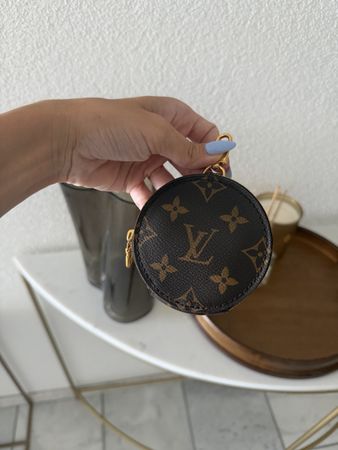 Louis Vuitton round pouche