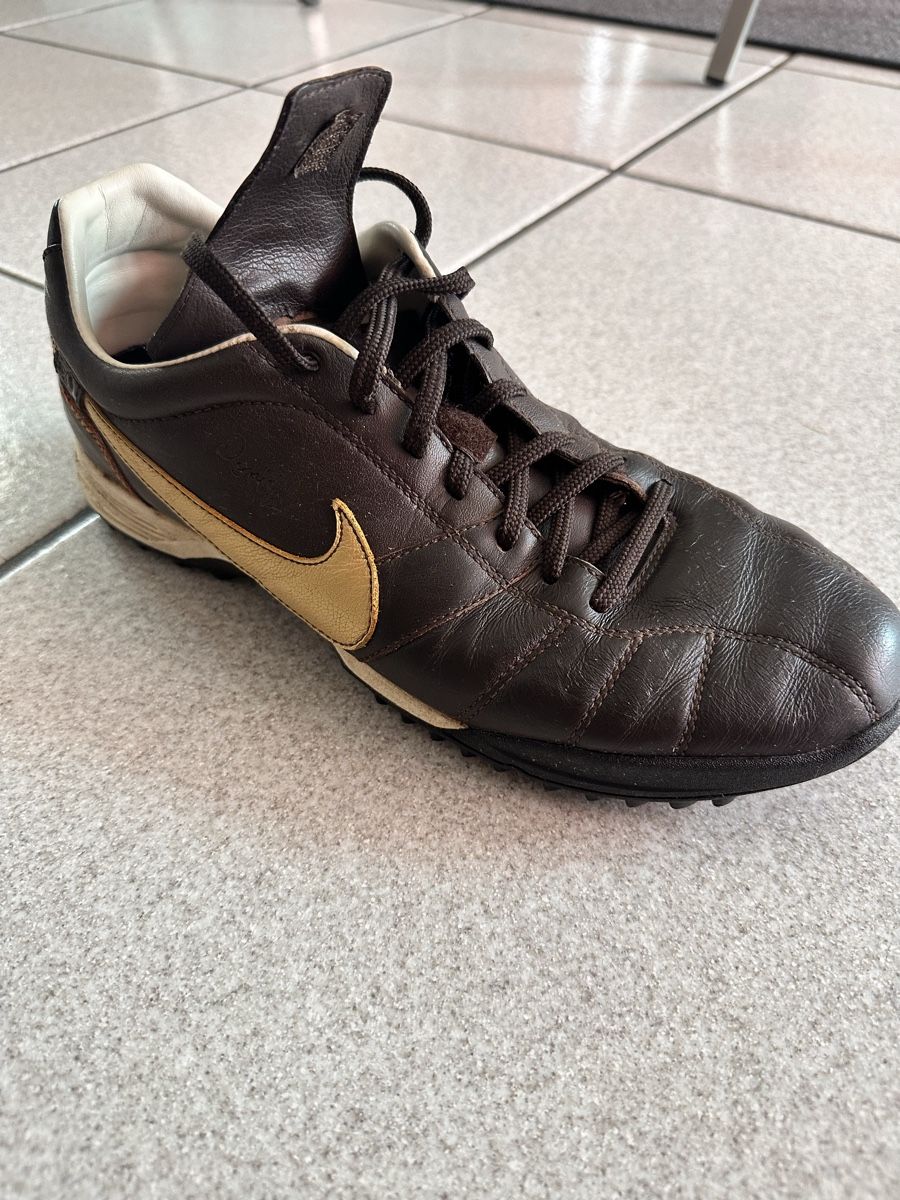 Nike Scarpe da uomo: Fussballschuhe Ronaldinho 10 Gr 44 – Usato da Luzern venduto da mat_2vg9 2