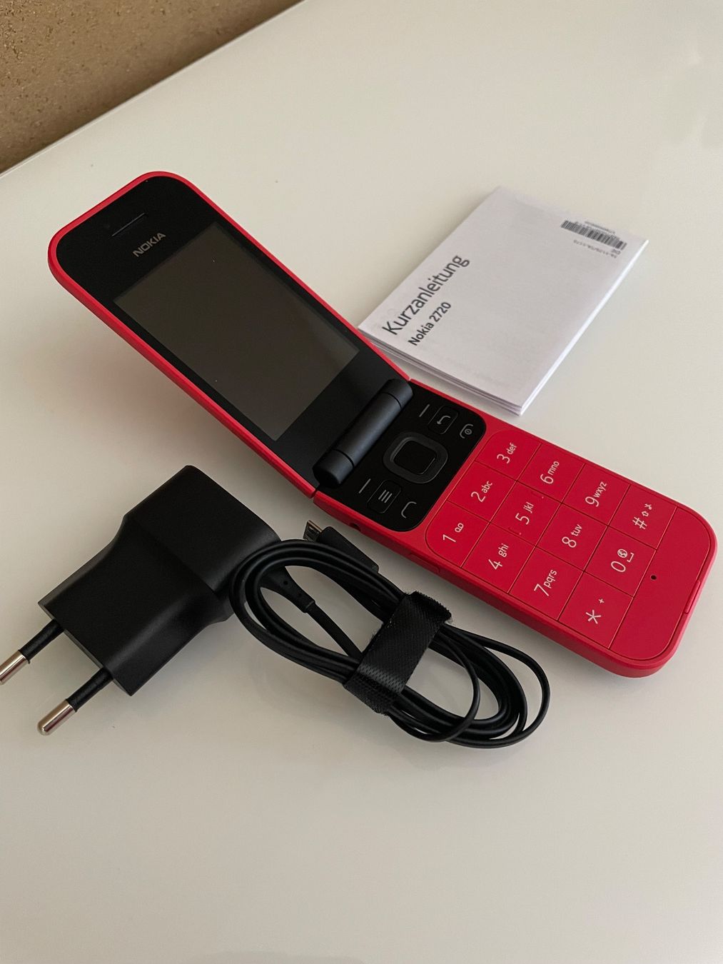 Nokia Handys / Smartphones: Nokia 2720 rot Klapphandy mit Ladekabel – Gebraucht aus Winterthur von moschtli20 1