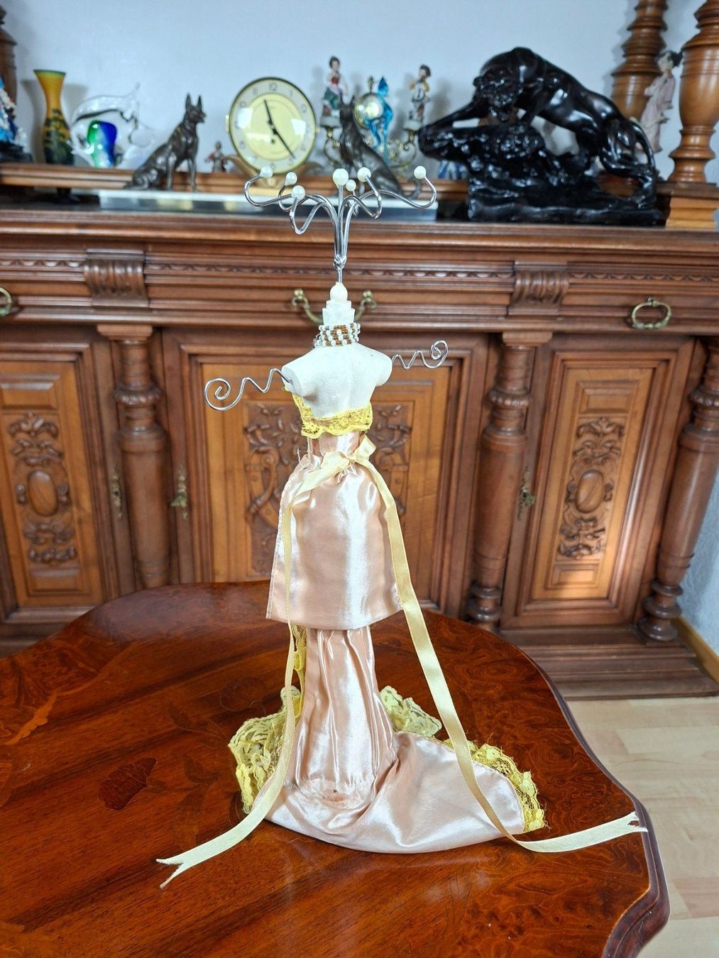 Portagioie: Schmuckhalter Puppe Mannequin Vintage Stil – Usato da Steffisburg venduto da ZeitReise_ 1