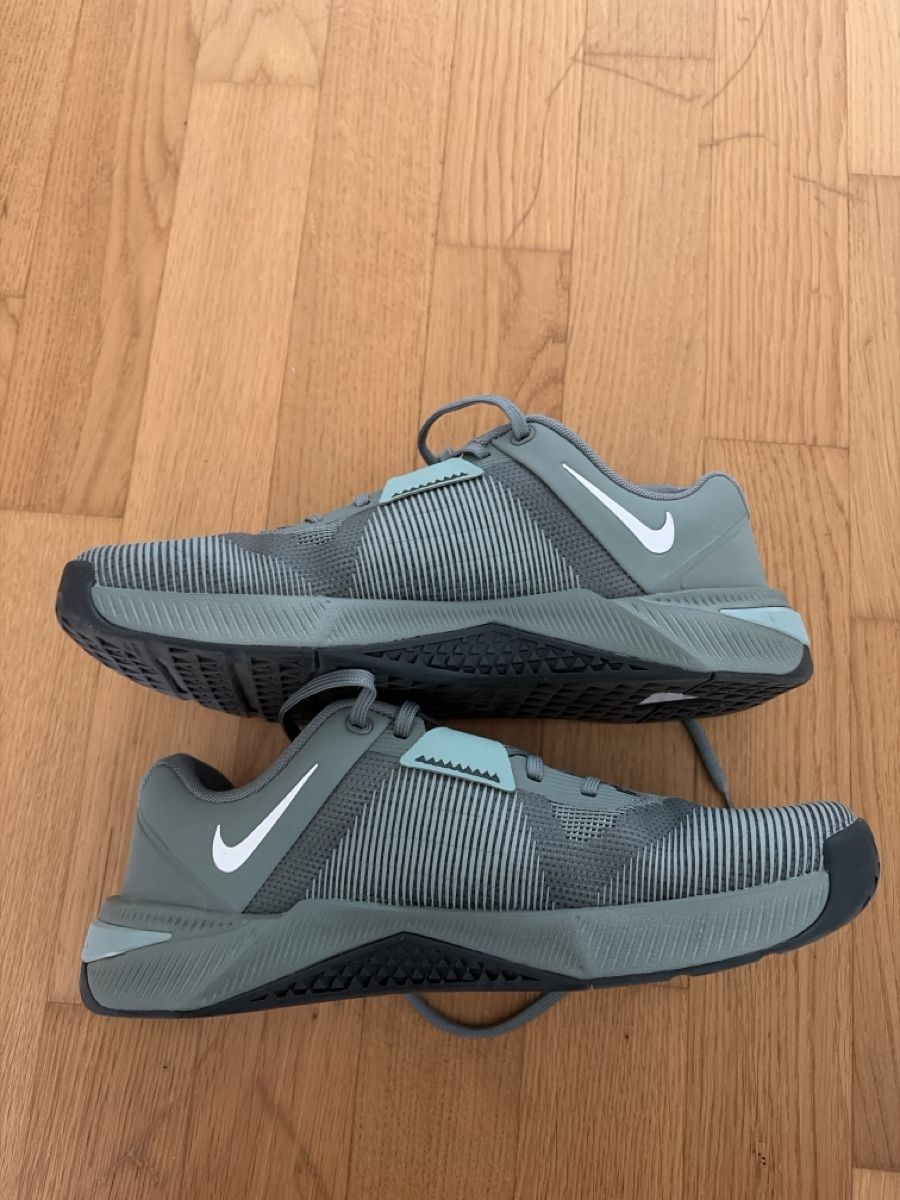 Nike Scarpe da uomo: Nike Performance Metcon 10, Grösse 43, Dunkelgrün – Nuovo (secondo la descrizione) da Zürich venduto da Hanfredd