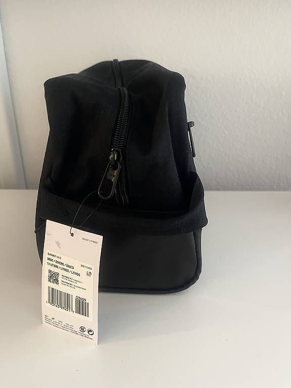 Nike Taschen: Nike Schuhbeutel Trainingsschuhtasche 11L NEU – Neu und originalverpackt aus Reinach BL von present4you 1