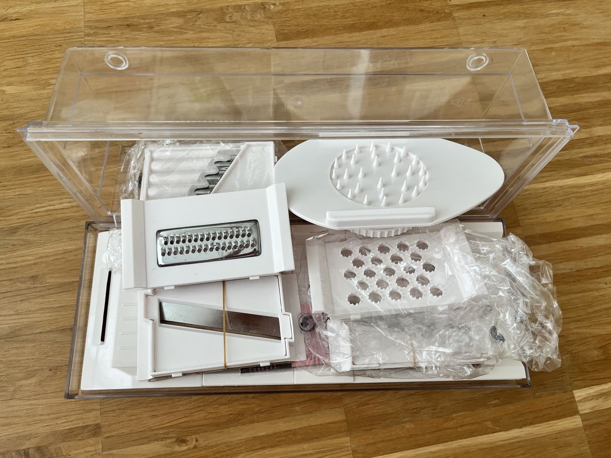 Elettrodomestici da cucina: Fackelmann 8in1 Mandoline Slicer Grater  – Nuovo e nell'imballaggio originale da Pfäffikon SZ venduto da Zitrone_100 2