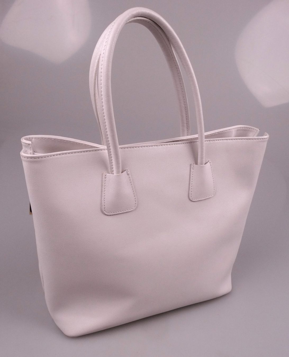 Borse da donna: Weisse Leder Handtasche Shopper – Usato da Volketswil venduto da brockipfannenstil 1