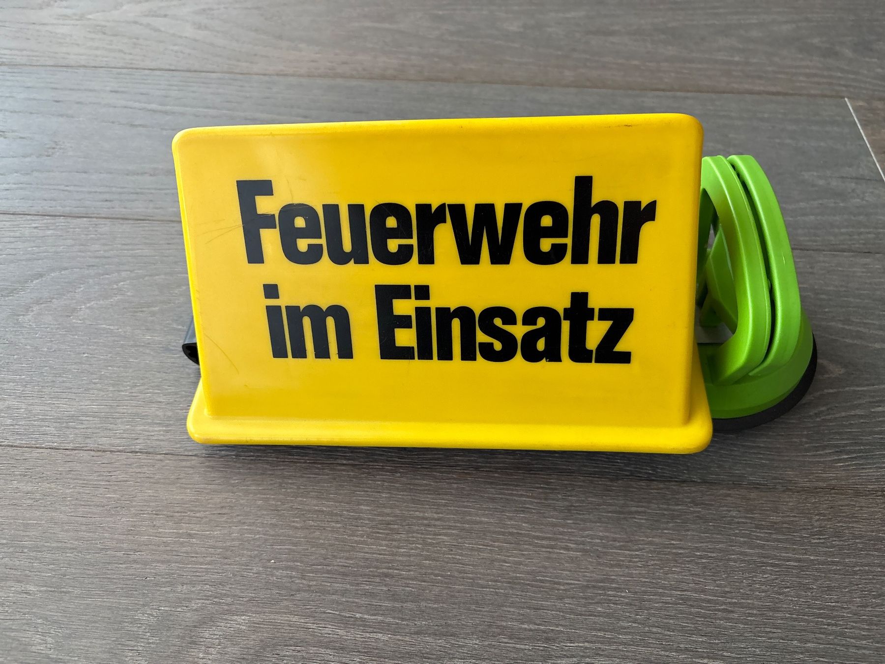 Estintori: Dachaufsetzer "Feuerwehr im Einsatz" mit Saugnapf – Usato da Hünenberg venduto da Betsch1 2