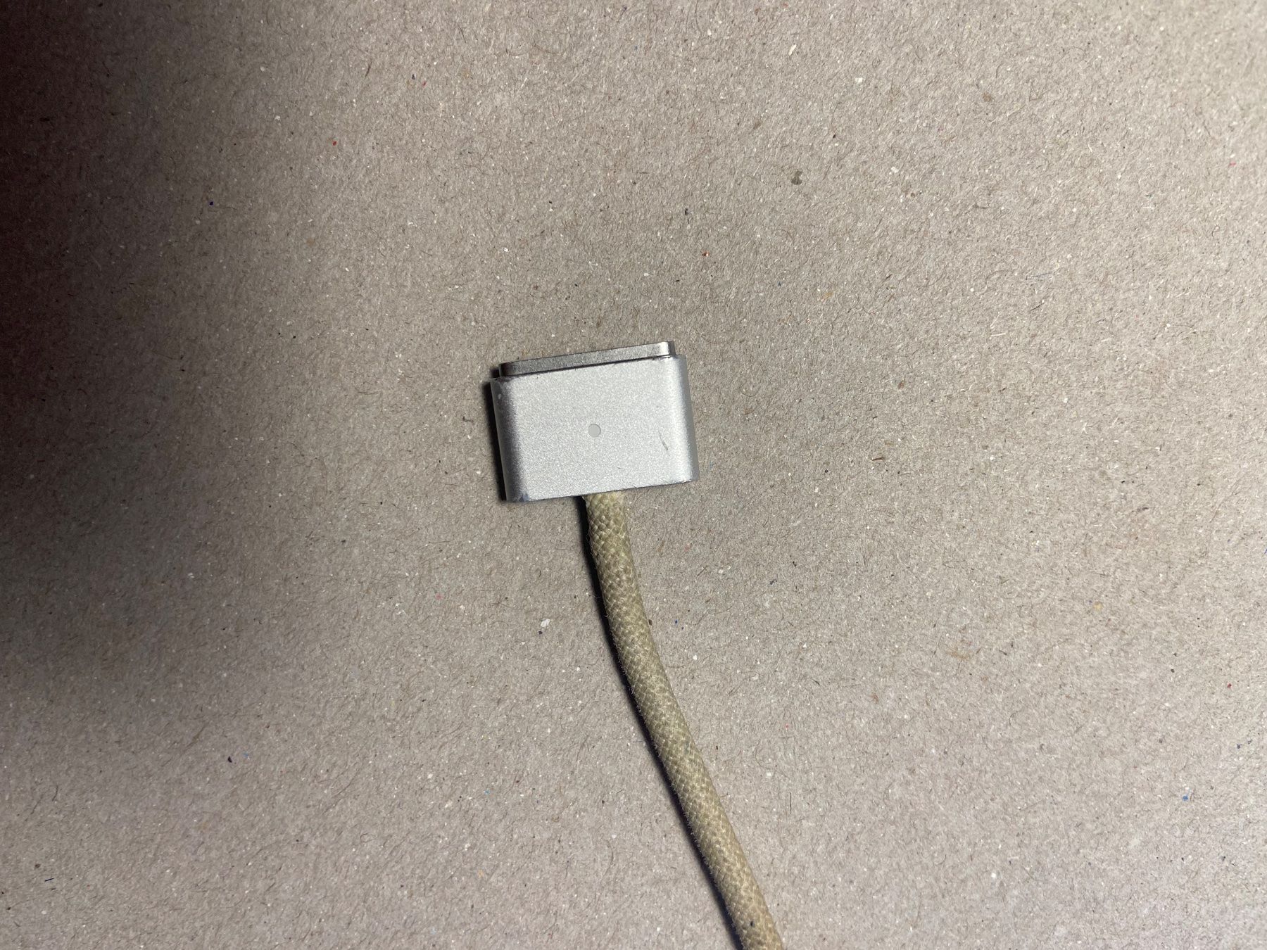 Apple Ladegerät: MacBook Ladegerät – Gebraucht aus Bern von liv_7kz7 4
