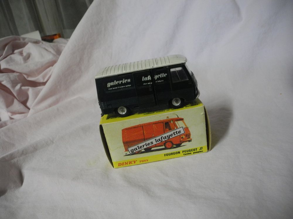 DINKY TOYS NR. 570 PEUGEOT FOURGON J 7 EIGENKREATION | Kaufen auf Ricardo