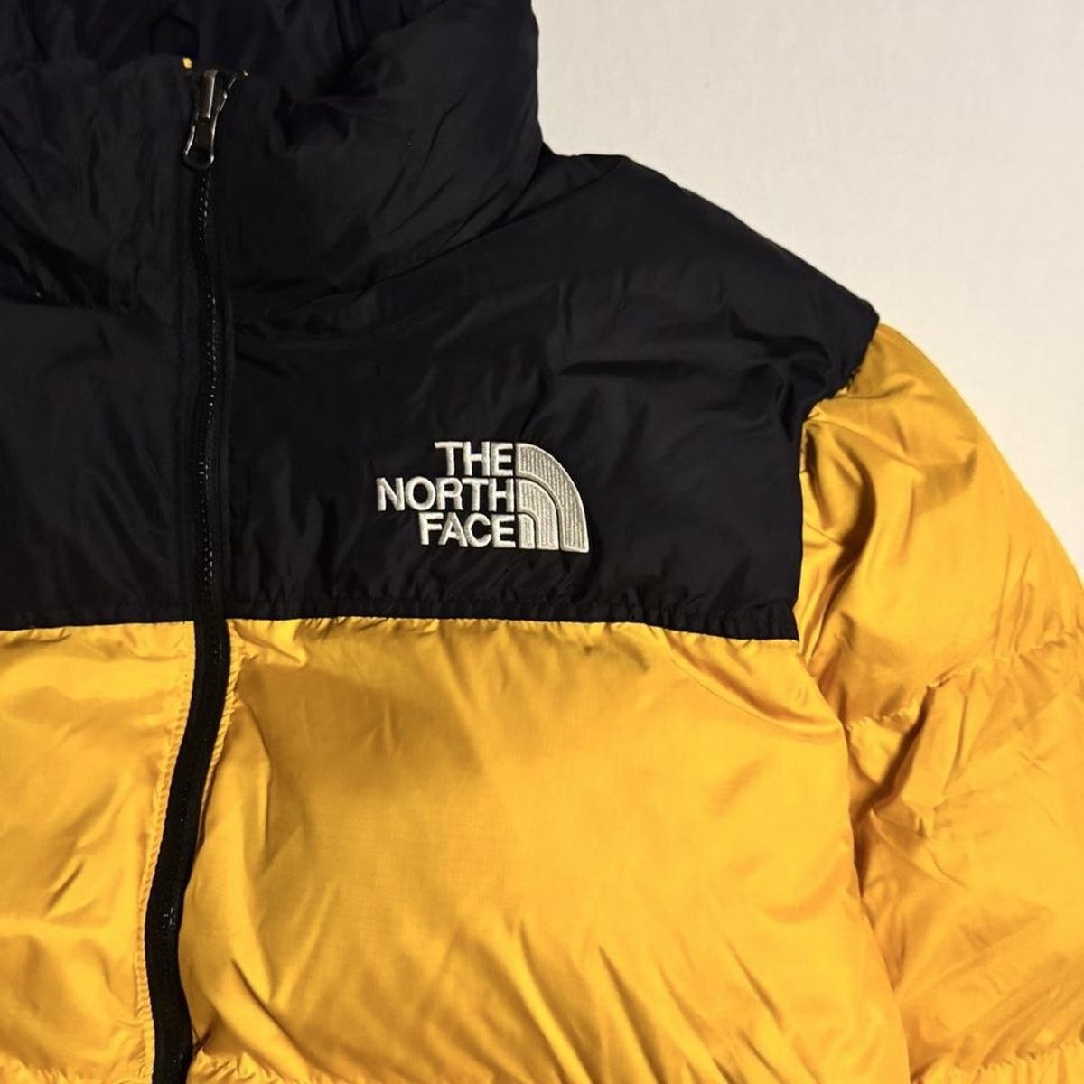 North Face Giacche: The North Face Yellow & Black Puffer Jacket – Nuovo (secondo la descrizione) da Caviano venduto da reselleo21 5
