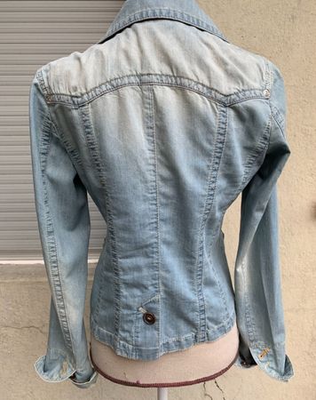 Superbe petite veste en jeans clair MARCCAIN dentelle t.1