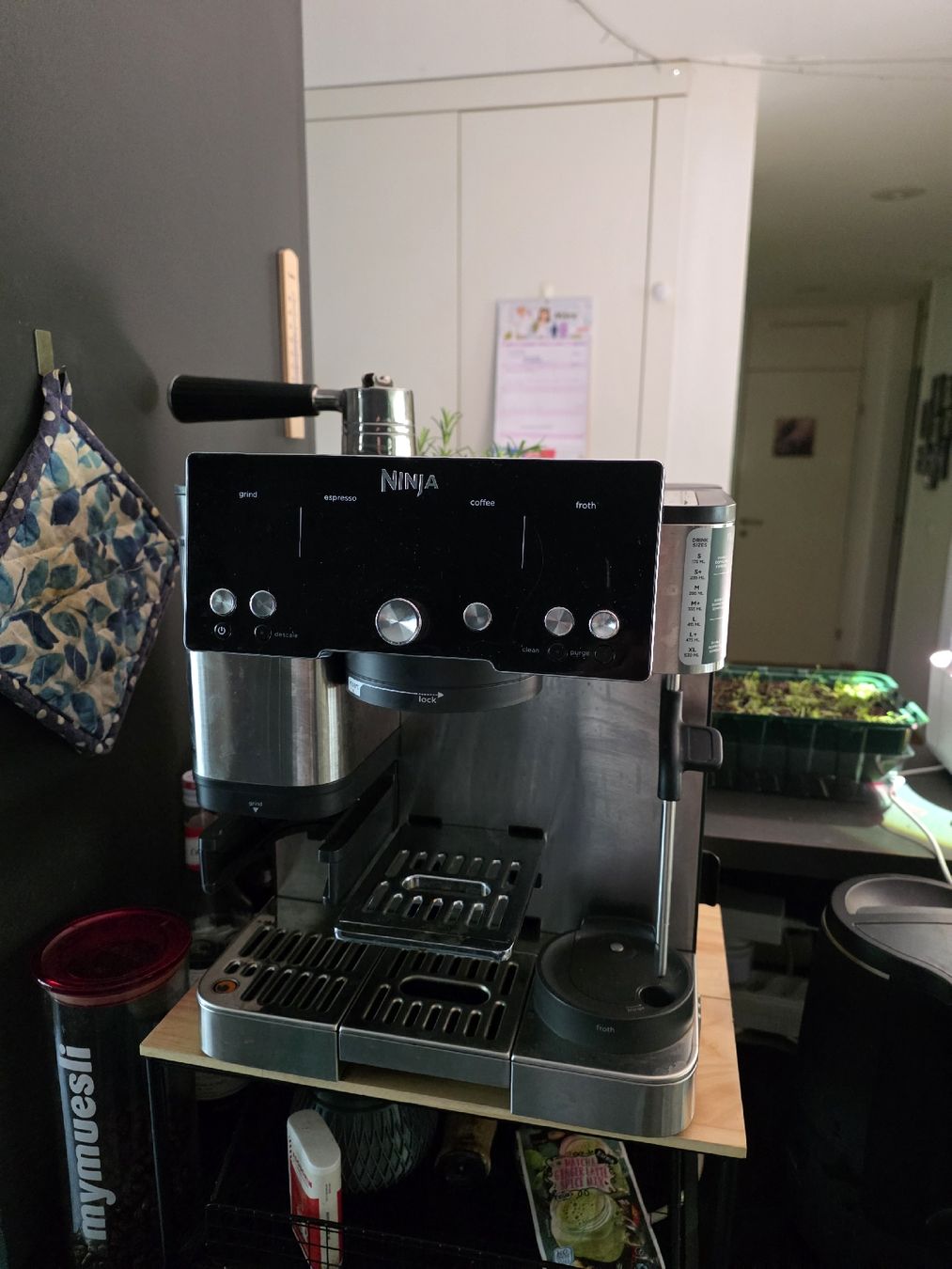 Macchine per caffè & Macchine per espresso: Ninja ES501CH Luxe Café Essential - Wenig gebraucht! – Usato da Brüttisellen venduto da Miralaurea
